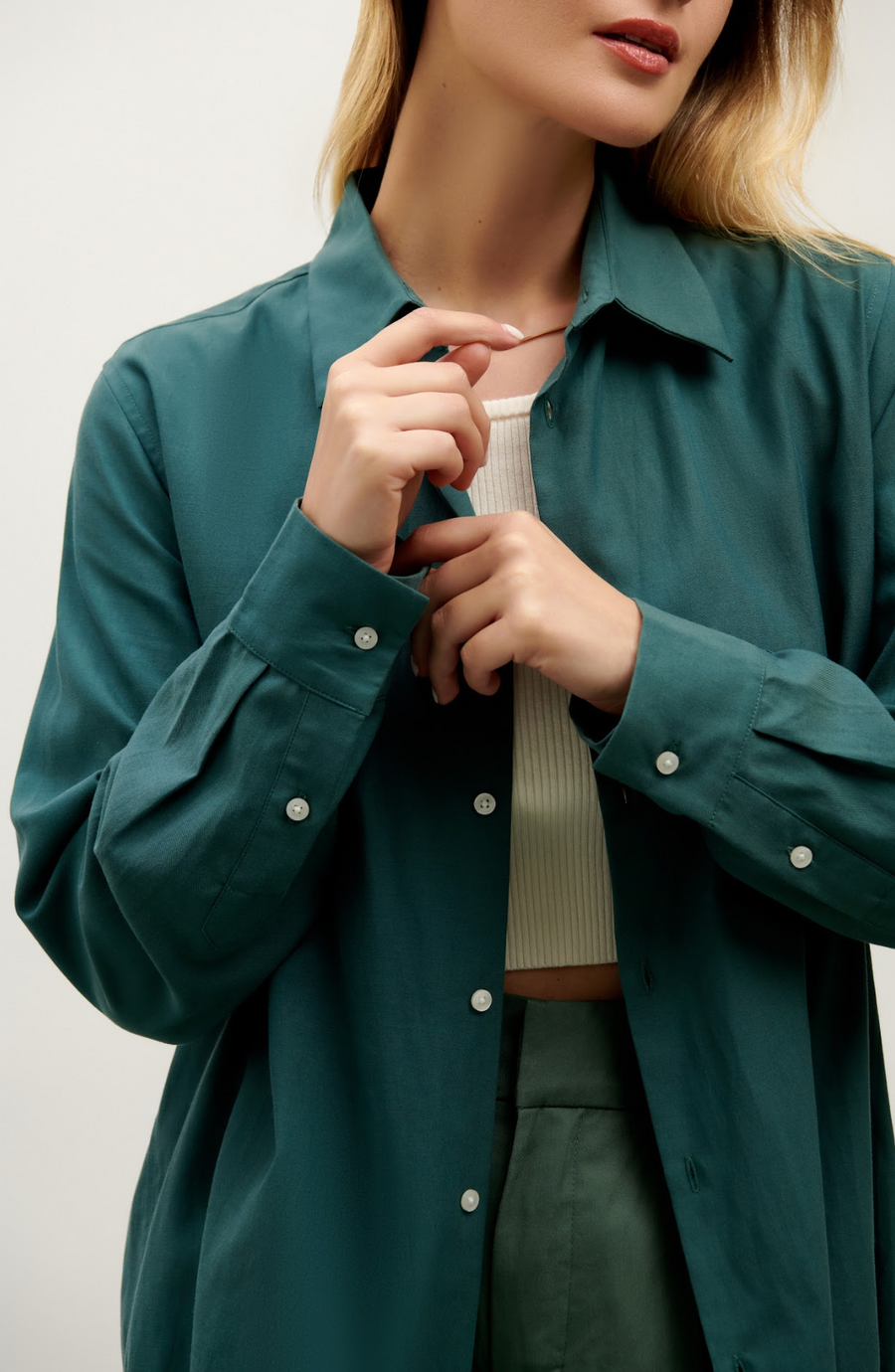 The Avery Button Down - Evergreen
