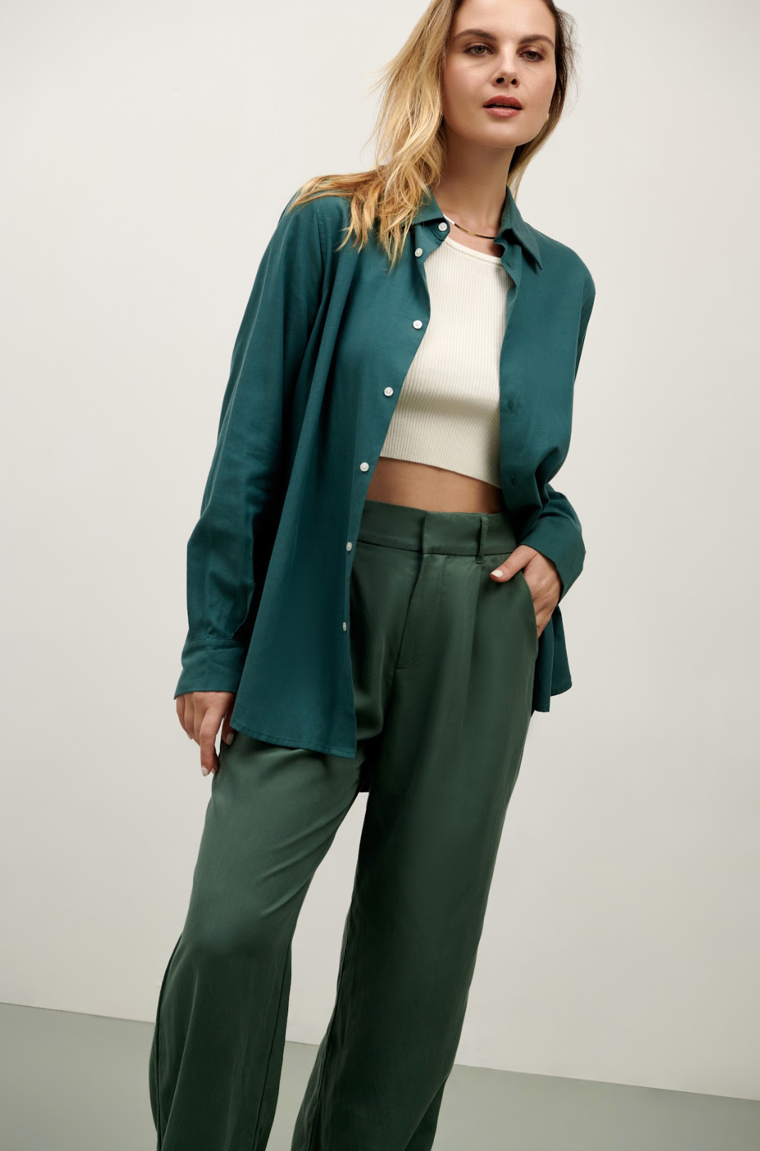The Avery Button Down - Evergreen