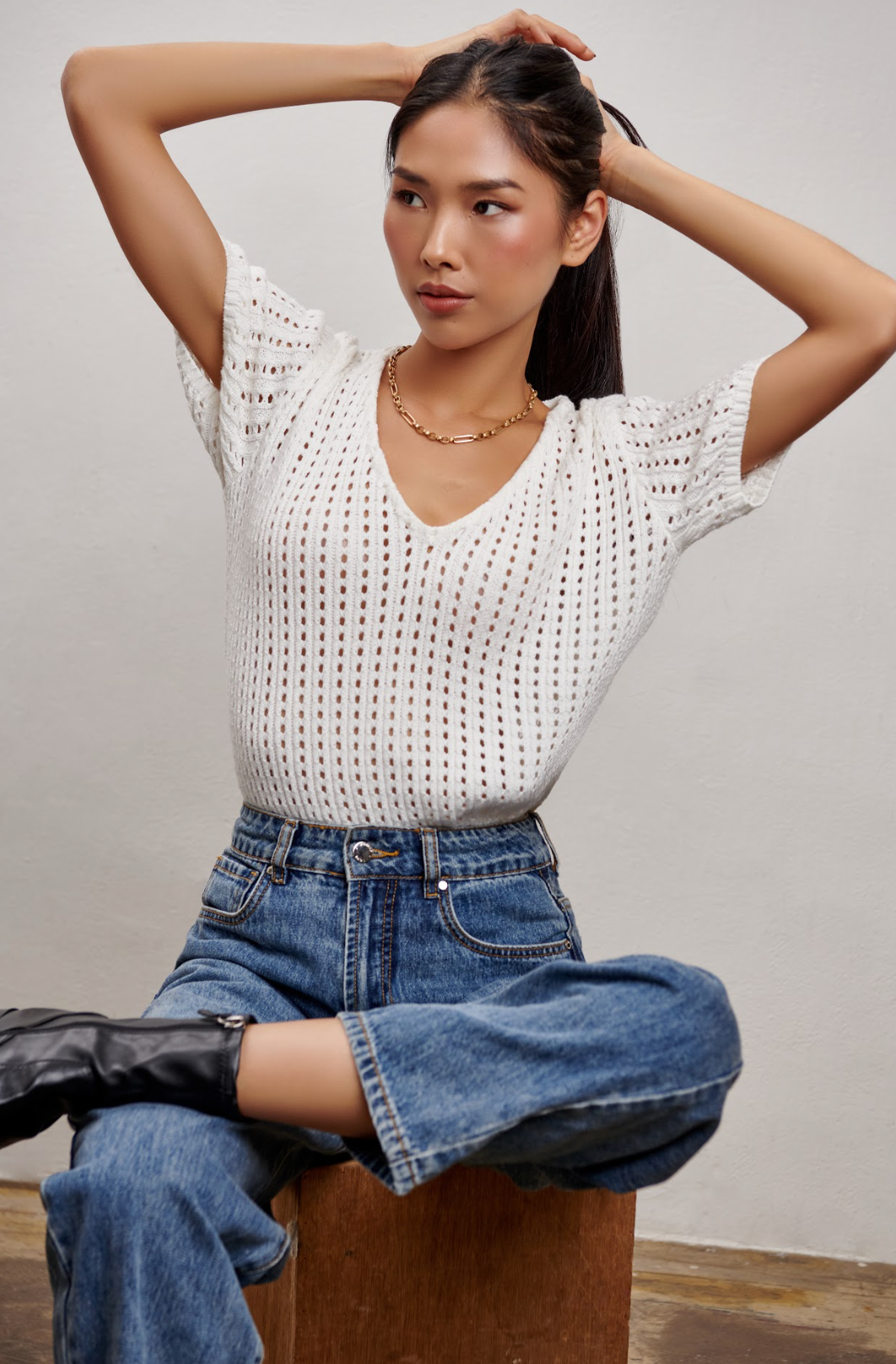 The Isabelle V-neck Knitted Tee - White